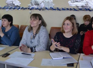 В Сальском районе ждут объявления имён лучших педагогов