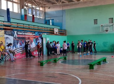 В Сальске будущие стражи правопорядка соревновались в силе, ловкости и находчивости