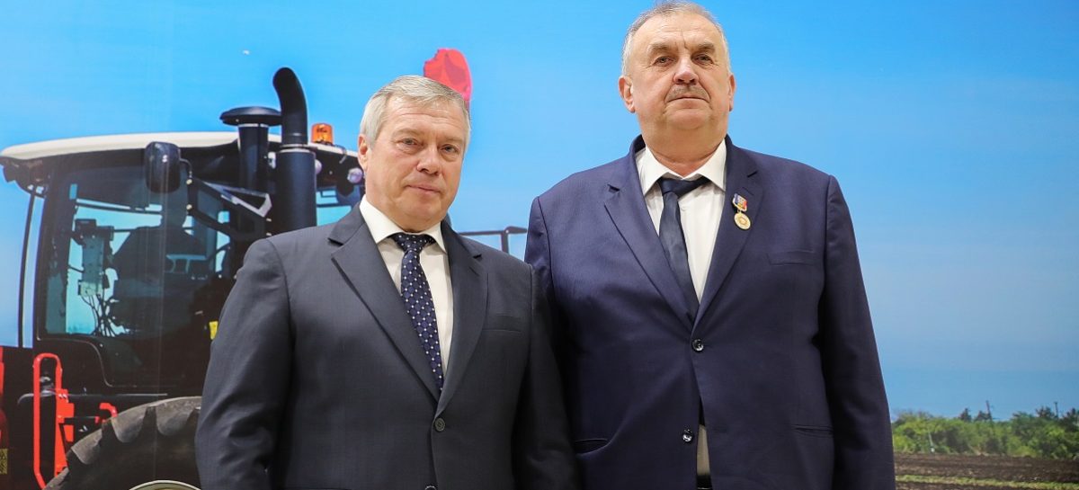 Медаль «За доблестный труд во благо Донского края» вручили главе сельхозпредприятия «Славяне»