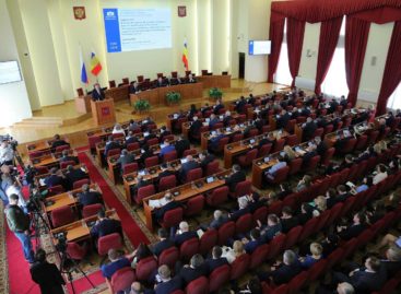 Василий Голубев призвал региональных депутатов обсудить с жителями области поправки в Конституцию
