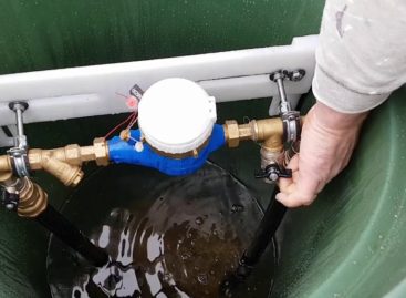 Коммунальщики просят перенести водяной люк на другую сторону улицы