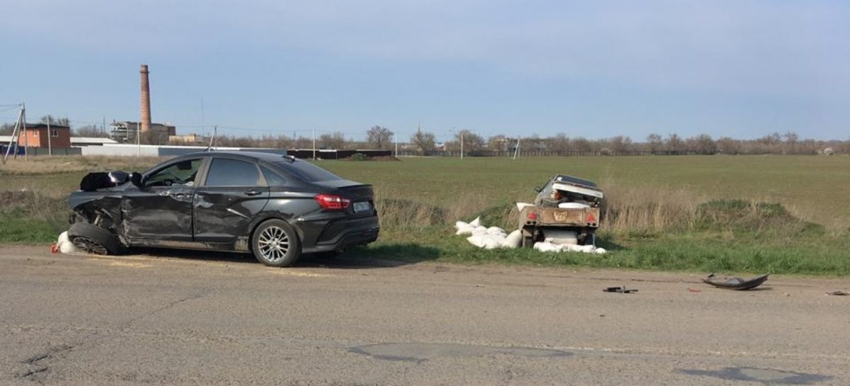 В Сальске мужчина пострадал в столкновении трёх автомобилей