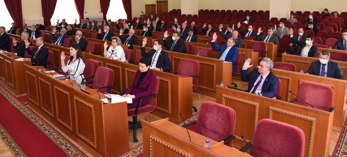 Депутаты областного Заксобрания одобрили инициативы губернатора по соцзащите дончан