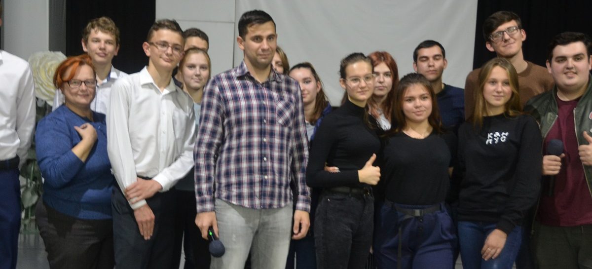 Даже во время пандемии КВНщики не теряют чувства юмора
