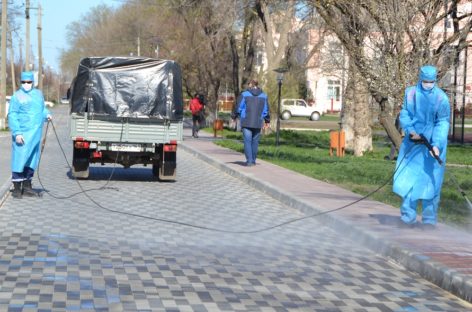 В Сальске начали обработку улиц препаратом, препятствующим распространению коронавирусной инфекции