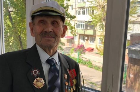 Сальский ветеран получил балкон в подарок в преддверии юбилея Победы