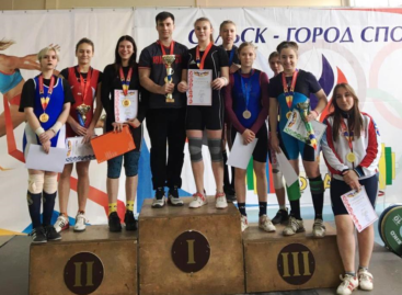 Сальские тяжелоатлеты завоевали восемь медалей на Олимпиаде Дона