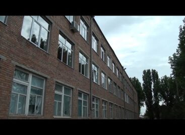Будет тепло: в седьмой школе Сальска меняют окна