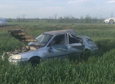 В Сальском районе в аварии пострадала семья с маленьким ребенком