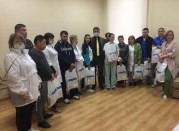 #СпасибоВрачам: сальские медики получили продуктовые наборы