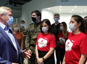 Василий Голубев обсудил с молодежью поправки в Конституцию, развитие волонтерства и электоральные перспективы