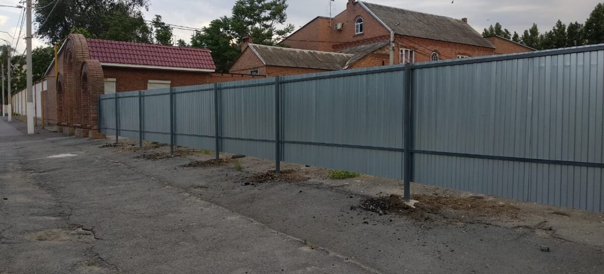 В обход по Спортивному переулку: городской парк на несколько месяцев закрыт для сальчан