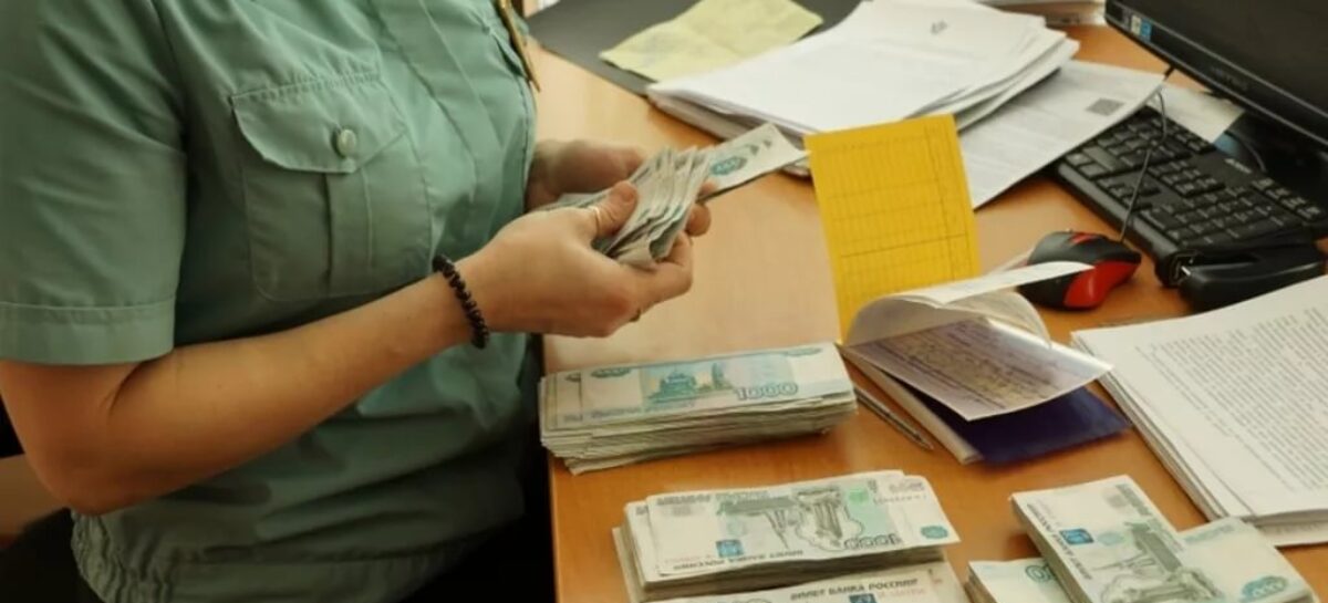 С социальных выплат должника теперь нельзя взыскать средства