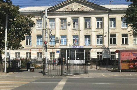 Губернатор потребовал обеспечить безопасность пешеходных переходов рядом со школами