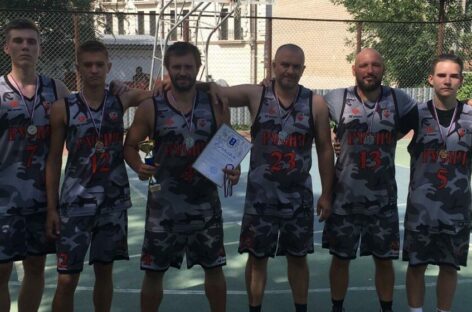 Сальская команда «Русич» стала третьей на баскетбольном турнире в Азове