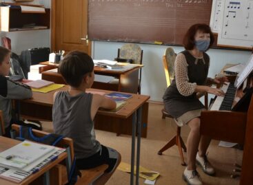 После долгого перерыва в сальской школе искусств № 2 активно включились в работу