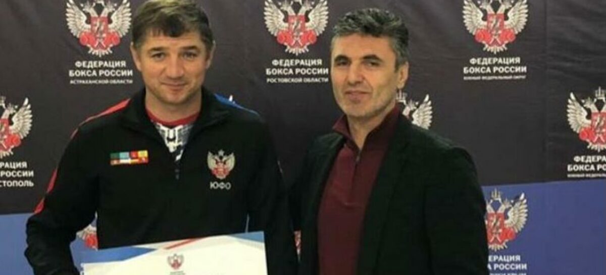 Сальский тренер по боксу подготовил трех чемпионов ЮФО