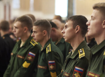 Сальским юношам предлагают стать офицерами Российской Армии