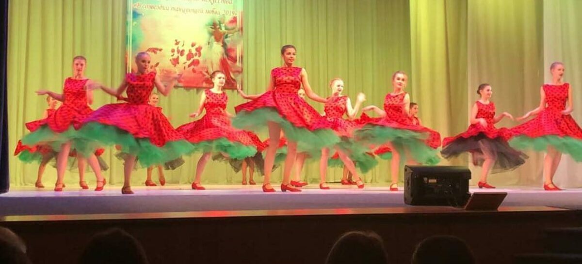 Юные танцовщицы шоу-балета «Ренессанс» вновь привезли в Сальск награды
