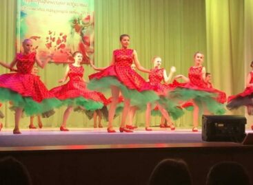 Юные танцовщицы шоу-балета «Ренессанс» вновь привезли в Сальск награды