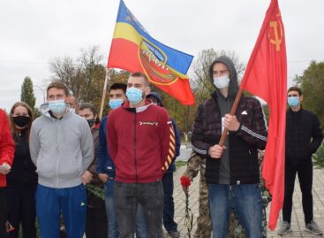 «Десант памяти» высадился в Сальске и в Гиганте