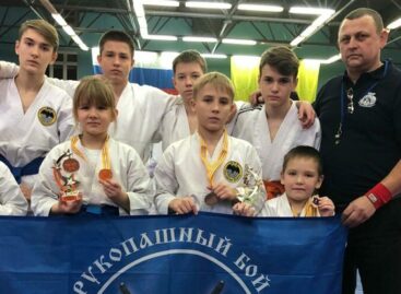 Четыре «золота» и четыре «бронзы»: сальские рукопашники привезли медали из Калмыкии