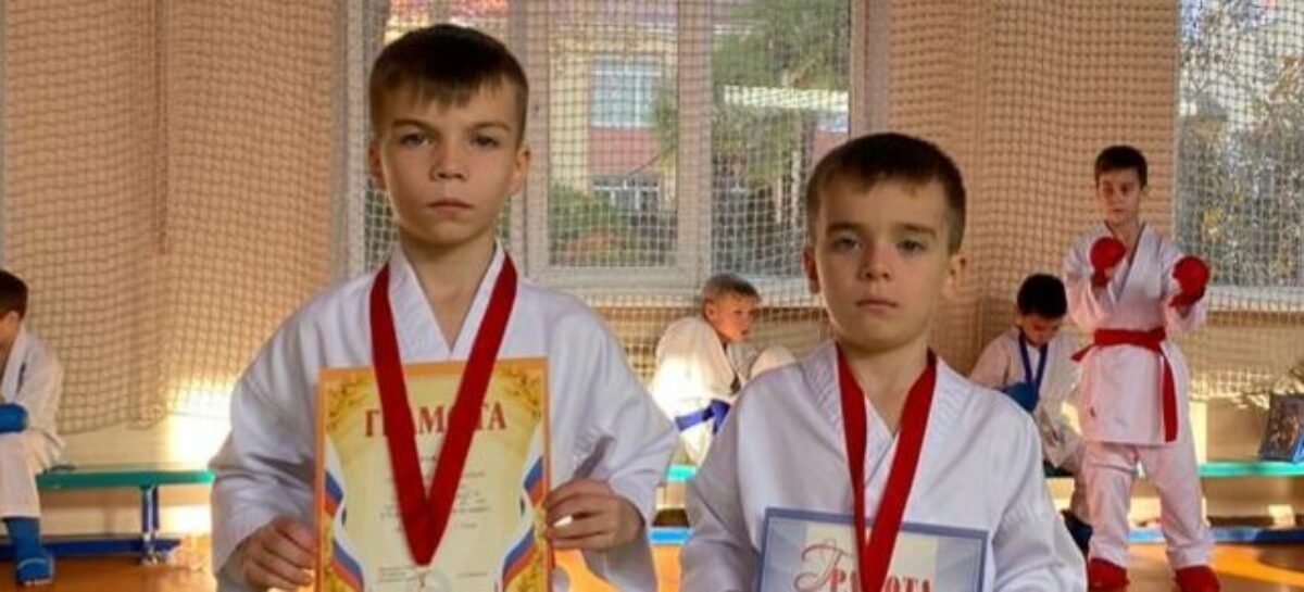 Два «золота» — из Сочи: сальчане поучаствовали в открытом турнире Сочи по каратэ WKF