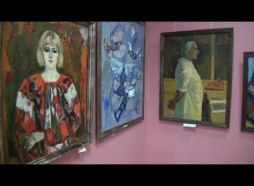 Кавказские пейзажи, Маша в красном сарафане: коллекция музея пополнилась новыми работами ростовских и сальских художников