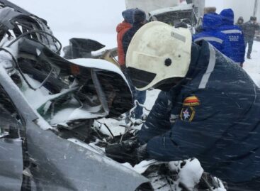 Ростовские спасатели напоминают водителям о внимании и осторожности на зимних дорогах
