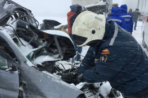 Ростовские спасатели напоминают водителям о внимании и осторожности на зимних дорогах