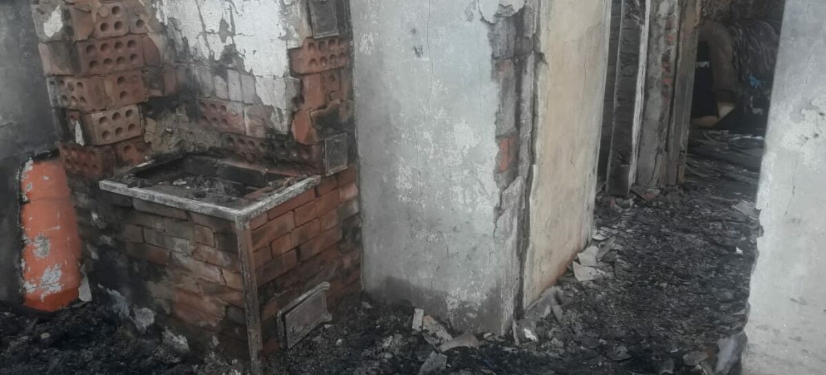 В Сальском районе в сгоревшей даче обнаружили труп мужчины