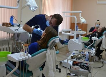 «Просто надо очень любить людей»: рутина или призвание — что для сальских медиков стоматология