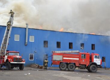 Серьёзный пожар разгорелся в Сальске сегодня