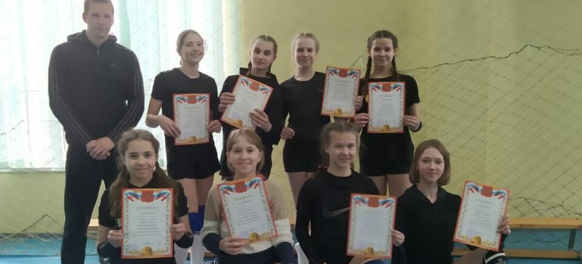 Сальск, Орловский или Пролетарск: в спорткомплексе выясняли, где самые сильные волейболистки