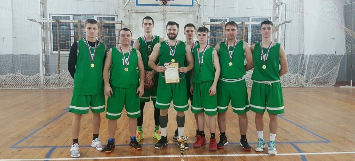 Баскетболисты из Сальска обыграли девять команд на межрайонном турнире