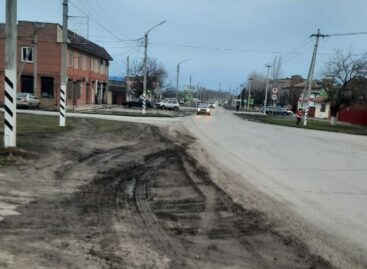В микрорайонах Сальска не хватает тротуаров и уличного освещения