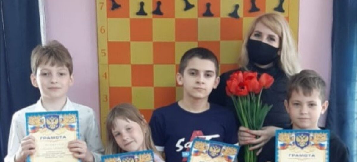 В Сальске прошел детский шахматный турнир, посвященный празднику Весны и Труда !