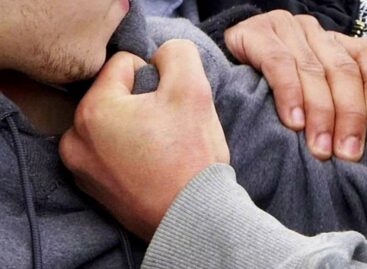 В Сальске в драке в караоке-баре пострадали двое мужчин