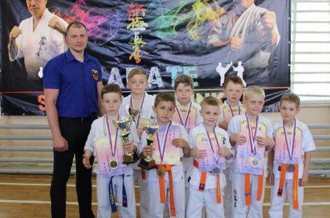 На первенстве по киокусинкай выступили юные сальчане