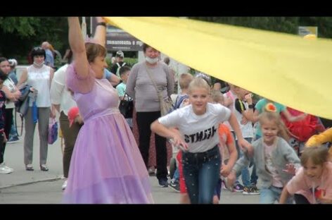 «Маленькие дети на большой планете»