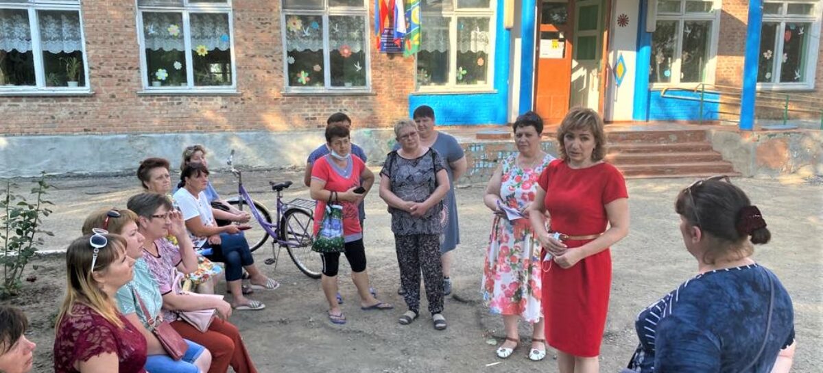 Депутат Госдумы Лариса Тутова встретилась с жителями посёлка Юловский