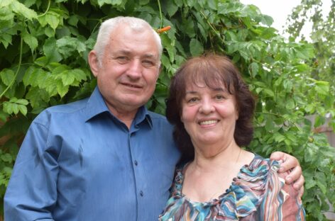 Подарок в год золотого юбилея: супругам Дегтяревым вручили медаль