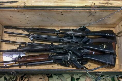 Сальчанам предлагают сдавать оружие и получать вознаграждение