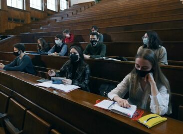 Привитых студентов будут пускать в аудитории без ограничений
