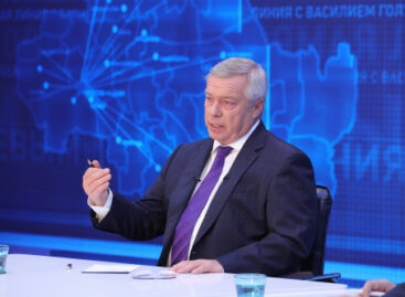 Василий Голубев пообщался с жителями Дона на прямой линии