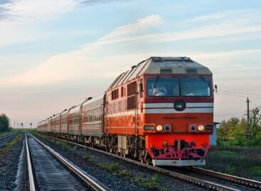 Транспортные полицейские выясняют причины травмирования человека на железной дороге