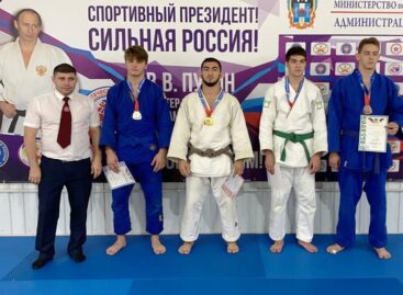 Подхват, зацеп, бедро, подсечка: сальчане успешно выступили на первенстве Дона по дзюдо
