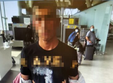 В аэропорту Платов транспортные полицейские привлекли к административной ответственности пассажира