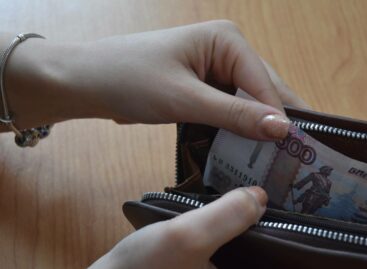 Соцвыплаты запретят списывать в счет погашения долгов