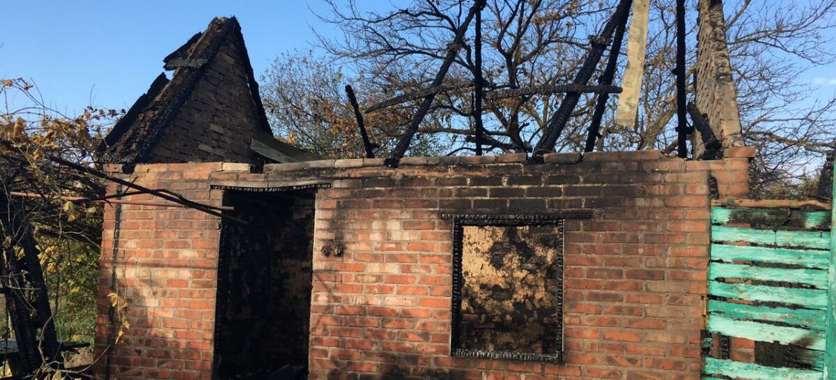 В Сальском районе сгорела дача